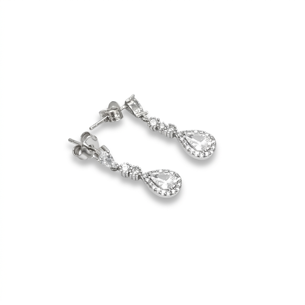 ต่างหูเงิน925ประดับด้วยเพชร CubicZirconia เจียระไนทรงหยดน้ำ (Pear cut)